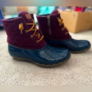 Womens Sperry Duck Boots. Gently used, great condition. Worn a few times. Size 8